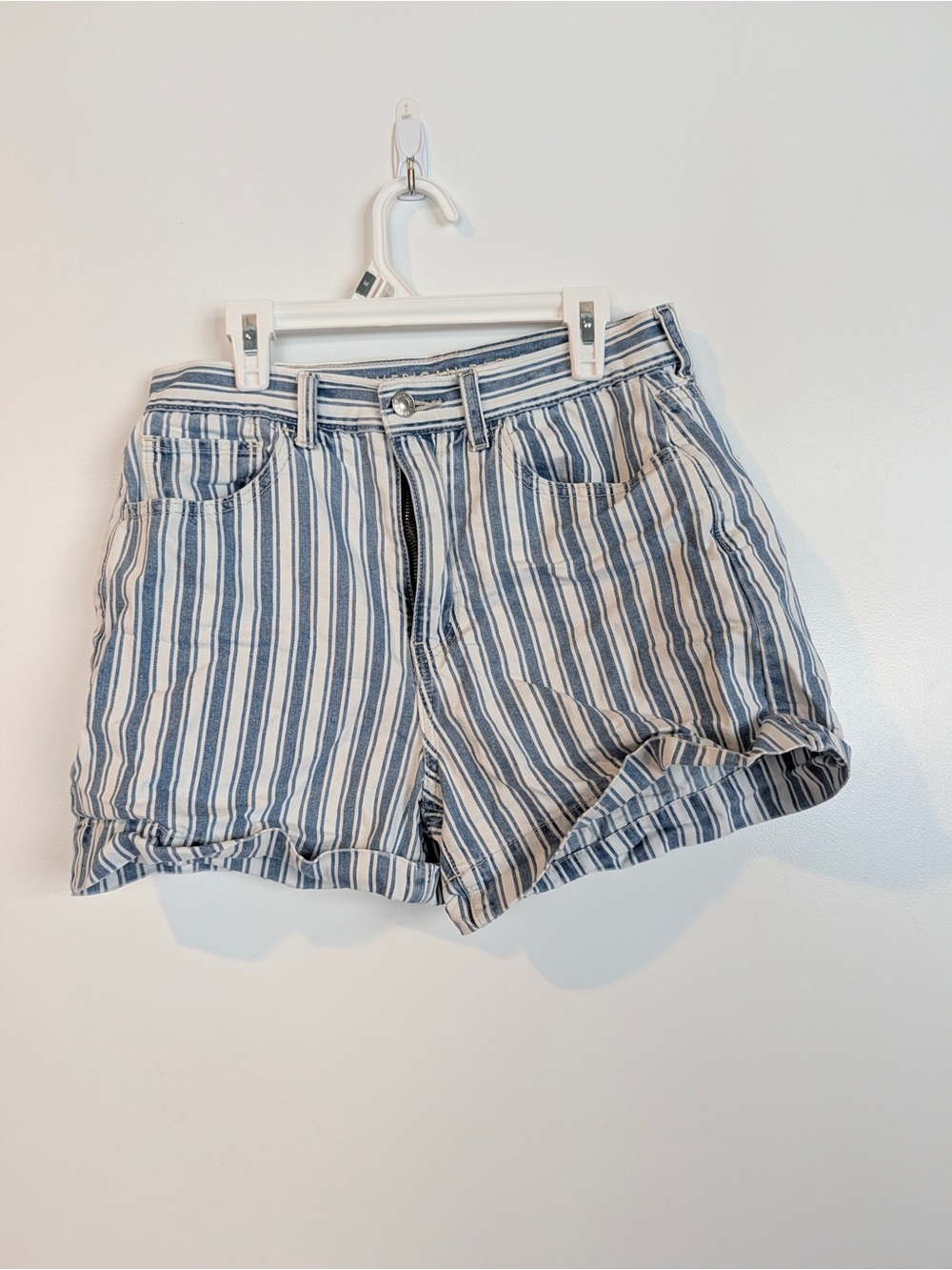 American Eagle Striped Blue and White Women’s Shorts